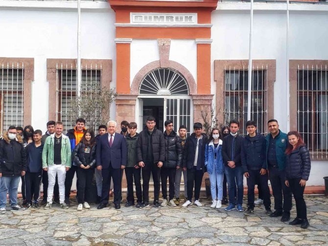 Dış Ticaret Öğrencileri Ayvalık Hudut Kapısında