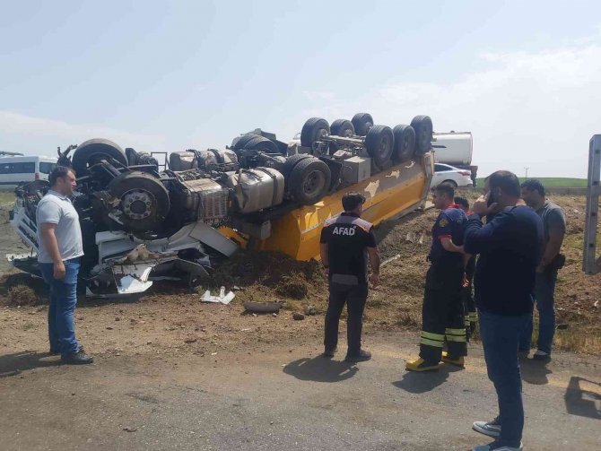 Kamyon Sürücüsü Hurdaya Dönen Araçtan Burnu Bile Kanamadan Çıktı