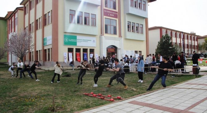 Dpü’de Fen Edebiyat Fakültesi Şenliği