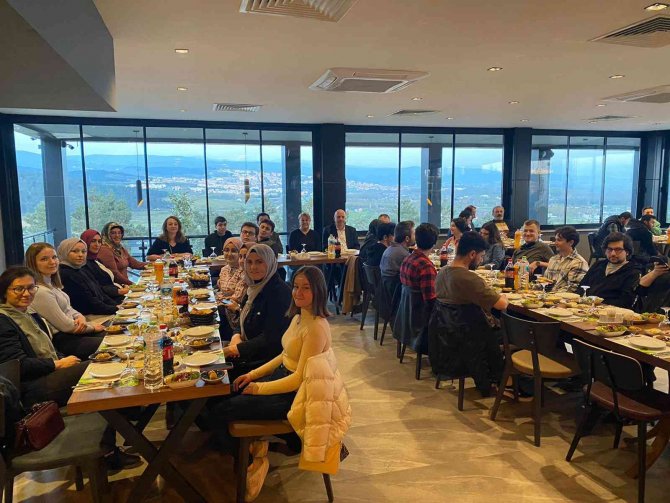 Belediye Yaptı, 5 Yıldızlı Tesis Her Akşam Tıklım Tıklım