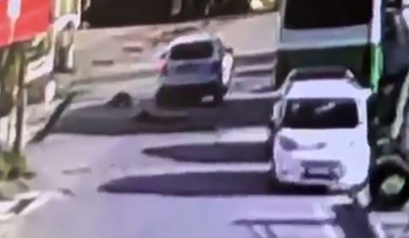 Bisikletliyle Aracın Çarpışma Anı Kamerada