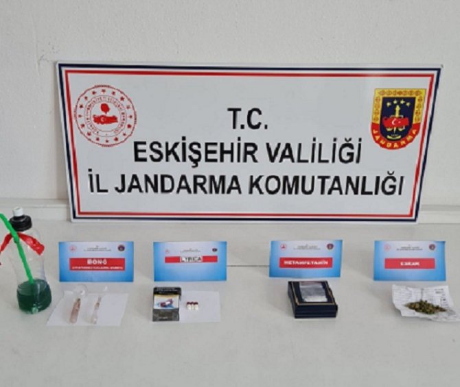 Uyuşturucu Operasyonunda 2 Kişi Yakalandı