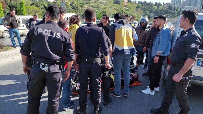 Yunus Timi İle Ticari Araç Çarpıştı: 2 Polis Yaralı
