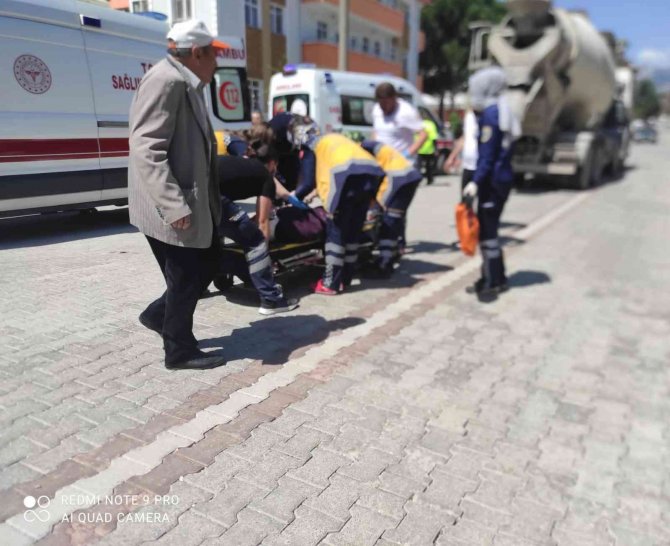 Gediz’de Beton Mikserinin Çarptığı Kadın Hayatını Kaybetti