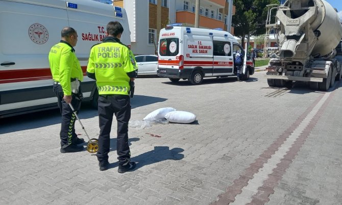 Gediz’de Beton Mikserinin Çarptığı Kadın Hayatını Kaybetti