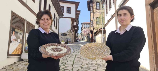 Bayram Öncesi Çikolata Ve Şekerin Tahtını Lokum Aldı