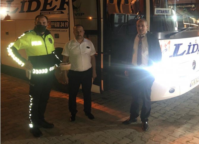 Kargı’da Polis Yolcu Otobüslerini Denetledi