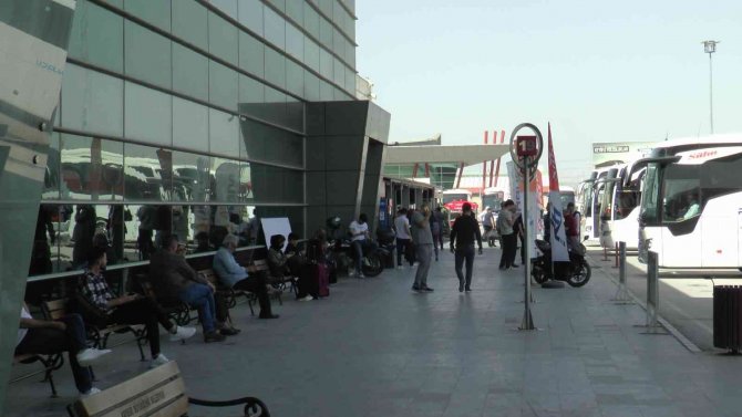 Bayram Öncesi Otogarlardaki Yoğunluk Yüzde 40’lara Düştü