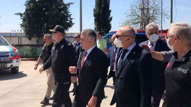 Kırklareli Valisi Bilgin: "Yangın Şu An Kontrolümüzde, Endişelenecek Bir Şey Yok"