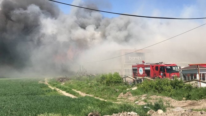 Kırklareli Valisi Bilgin: "Yangın Şu An Kontrolümüzde, Endişelenecek Bir Şey Yok"