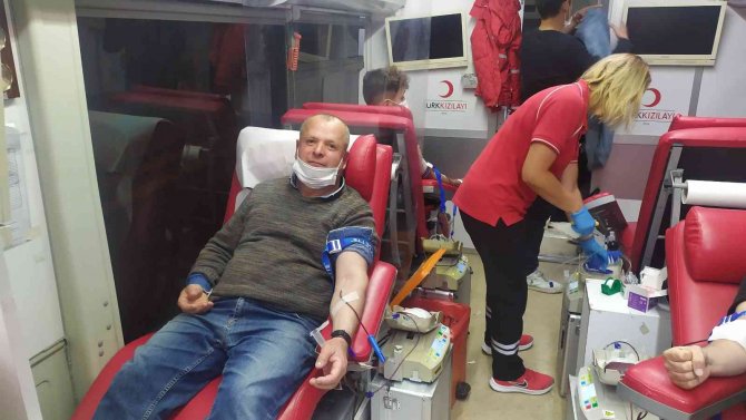 Korkuteli’nde Kadir Gecesi Kan Bağışı