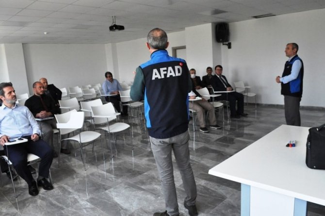 Kütahya Evliya Çelebi Eğitim Merkezi’nde “Deprem Anı Ve Tahliye” Tatbikatı