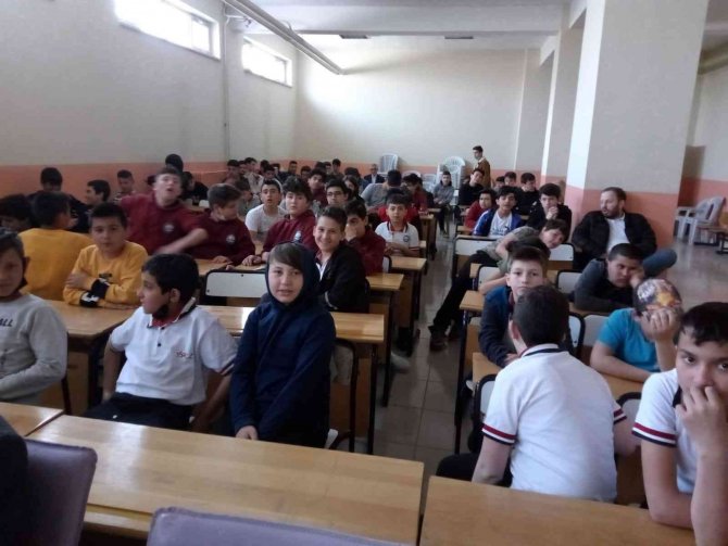 Kütahya’da Yarışmada Dereceye Giren Öğrenciler Ödüllendirildi