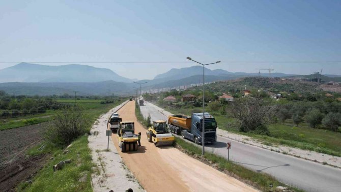 Akgedik Toki̇-menemen Bağlantı Yolunda Çalışmalar Sürüyor