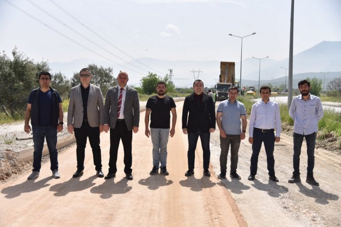 Akgedik Toki̇-menemen Bağlantı Yolunda Çalışmalar Sürüyor