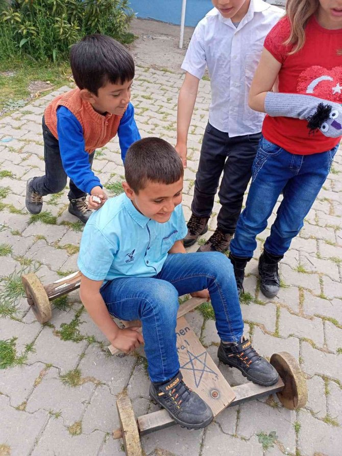 Selendi’de Çocuklara Geleneksel Oyuncaklar Halk Eğitimden