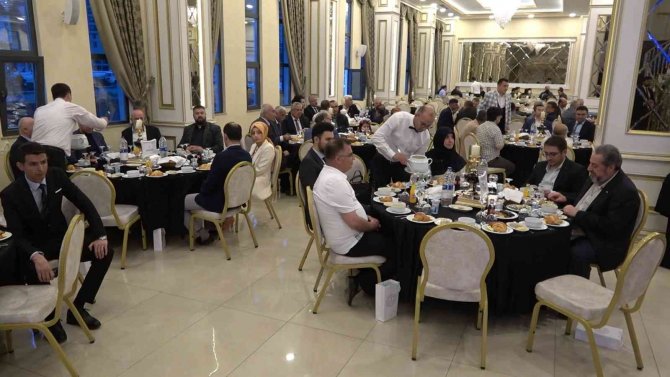 Bakan Özer’den Kırıkkale’ye Müjde: "Eğitim Yatırımlarını 70 Milyondan 370 Milyona Çıkarttık"