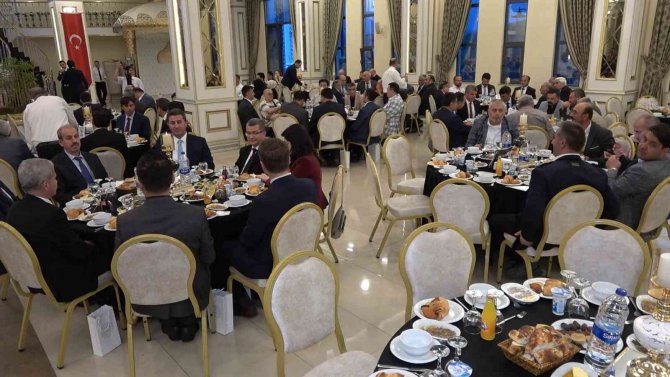 Bakan Özer’den Kırıkkale’ye Müjde: "Eğitim Yatırımlarını 70 Milyondan 370 Milyona Çıkarttık"