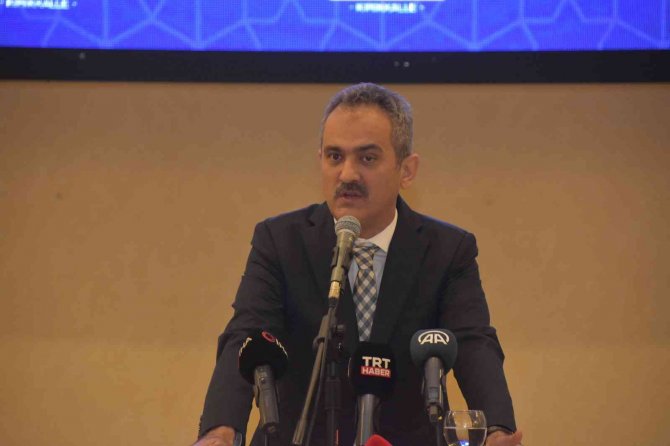 Bakan Özer’den Kırıkkale’ye Müjde: "Eğitim Yatırımlarını 70 Milyondan 370 Milyona Çıkarttık"