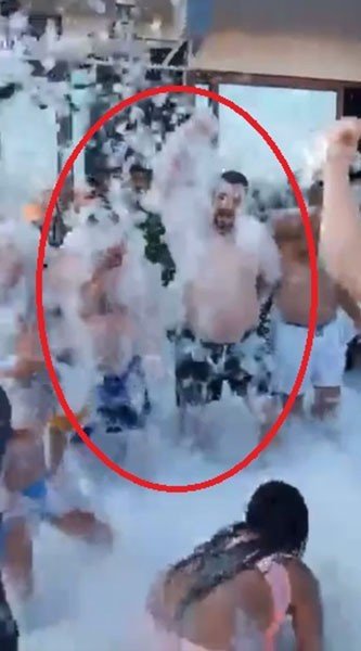 Uyuşturucu Baronlarını Köpük Partisi Görüntüleri Ele Verdi