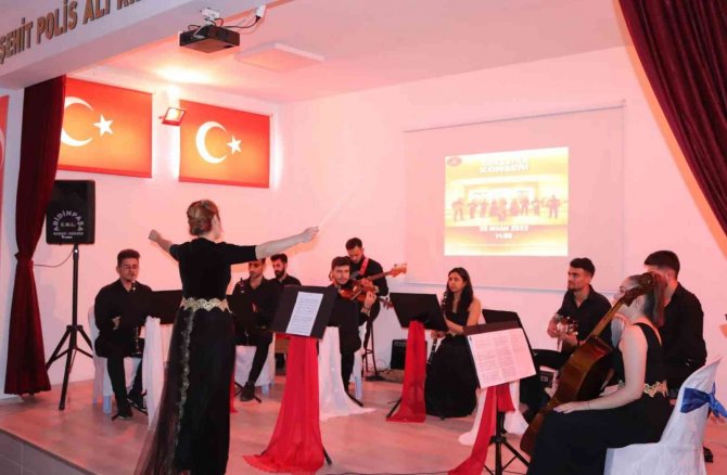 Nevü’den Liselilere Orkestra Konseri