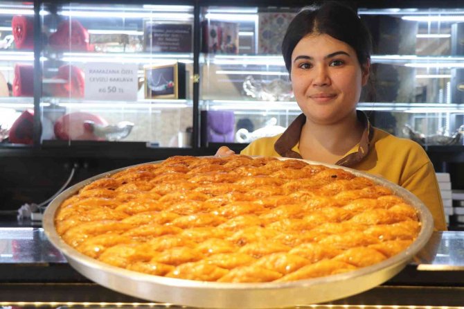 Tatlıcılarda Bayram İçin Tatlı Telaş Başladı