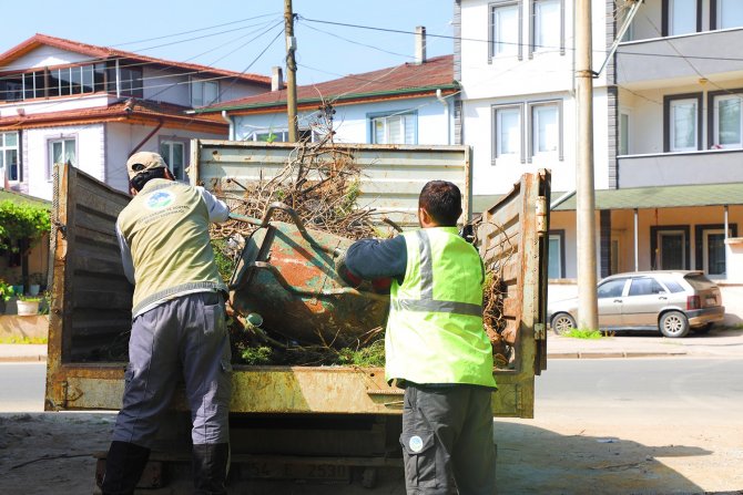 Sakarya’da Mezarlıklar Ramazan Bayramı’na Hazırlanıyor