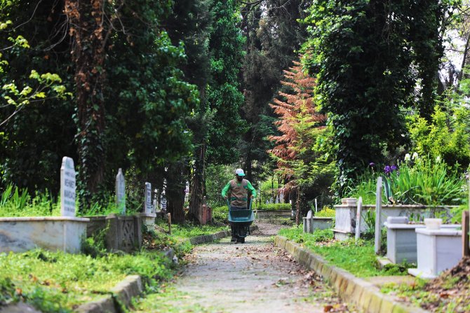 Sakarya’da Mezarlıklar Ramazan Bayramı’na Hazırlanıyor