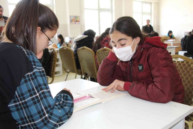 Şırnaklılar 9 Ayda 502 Bin 672 Kitap Okudu