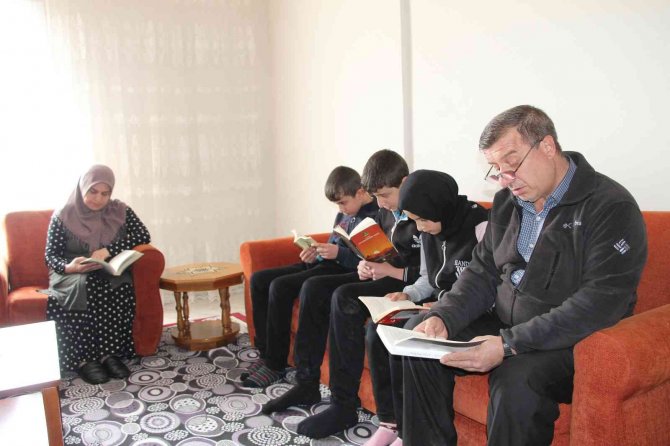 Şırnaklılar 9 Ayda 502 Bin 672 Kitap Okudu