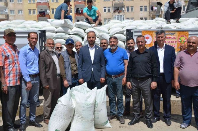 Niğdeli Arıcılara 108 Ton Şeker Dağıtıldı