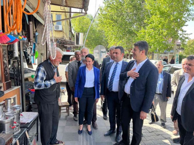Milletvekili Tutdere, Muhtarlarla İftarda Bir Araya Geldi