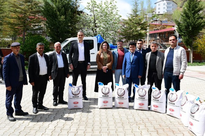 Çatak’ta Çiftçilere Yüzde 75 Hibeli Tohum Dağıtımı