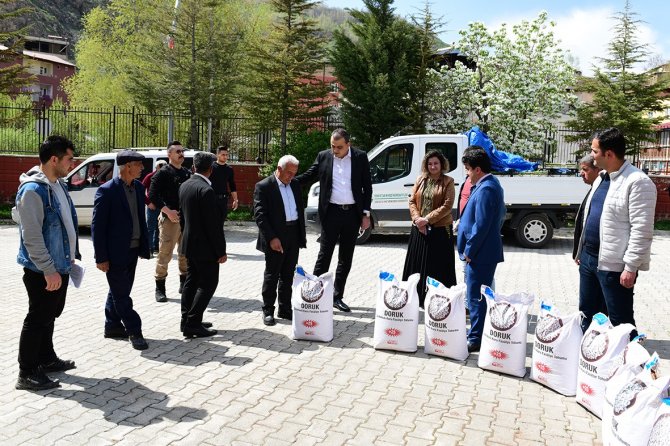 Çatak’ta Çiftçilere Yüzde 75 Hibeli Tohum Dağıtımı