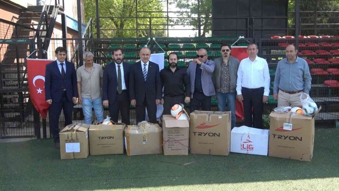 Yalova İ̇l Özel İ̇daresi’nden Spor Kulüplerine Malzeme Desteği