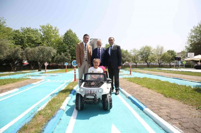 Özel Çocukların Parkı Dayanışmayla Yenilendi