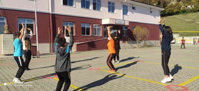 Ortaokul Öğrencileri Projeleri İle Sağlıklı Geleceğe Adım Attı