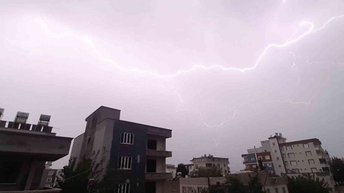 Çiftçinin Uzun Zamandır Beklediği Yağmur Geldi