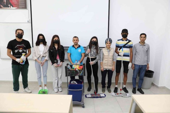 Alkü’lü Gençler Bir Günlüğüne Okul Personelinin Yerine Geçti