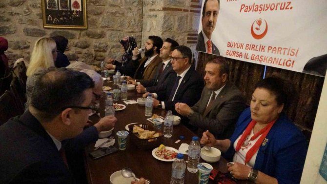 Büyük Birlik Partisi Şehit Aileleri Ve Gazilerle İftarda Buluştu