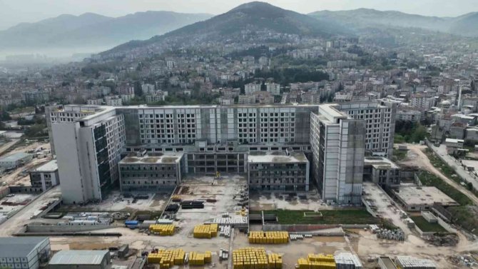 Bursa’da Dev Sağlık Kompleksi Hızla Yükseliyor