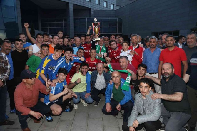 Gölbaşı Belediyespor’dan Şampiyonluk Kutlaması