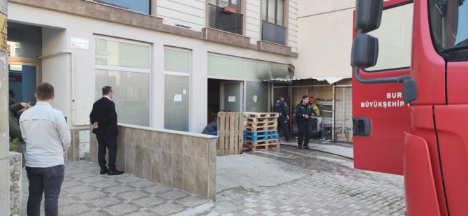 Bursa’da Market Deposunda Yangın Paniği