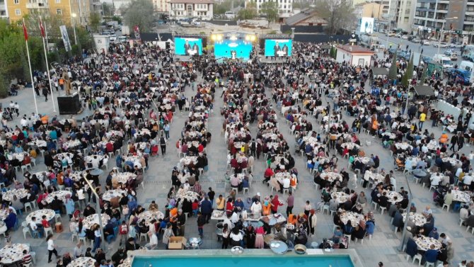 Bakan Kurum: “Bu Ülkenin İstiklaline Kimse Kastedemez”