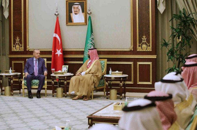 Cumhurbaşkanı Erdoğan, Suudi Arabistan Veliaht Prensi Selman’la Görüştü