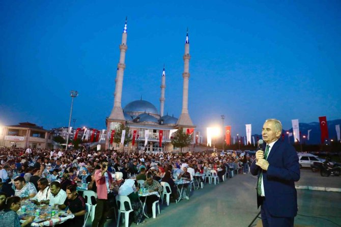 Denizli’de 7 Bin Kişi Aynı İftar Sofrasında Buluştu