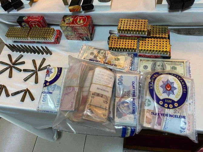 Diyarbakır’da ‘Koyunlar’ Çetesinin Cephanesi Sergilendi