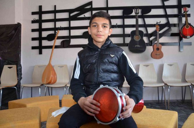 Yeteneklerini Atölyede Keşfeden Öğrencilerin Hayali Güzel Sanatlarda Okumak