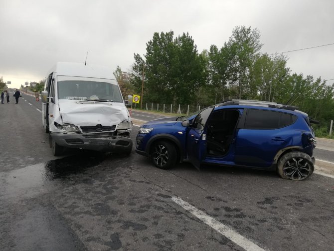 Elazığ’da Trafik Kazası: 5 Yaralı