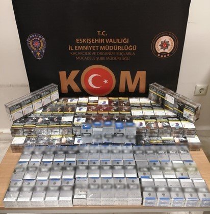 Kaçak Tütün Ve Sigara Operasyonunda 8 Kişi Yakalandı